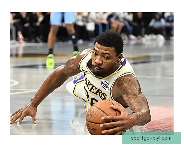 湖人队记透露斯马特或跳出合同多队准备用中产特例展开争夺